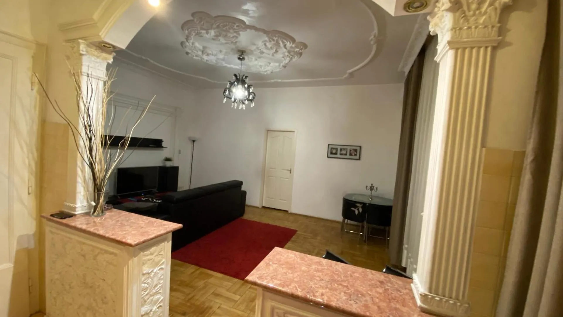 Apartment And Rooms Heart Of The City Boedapest