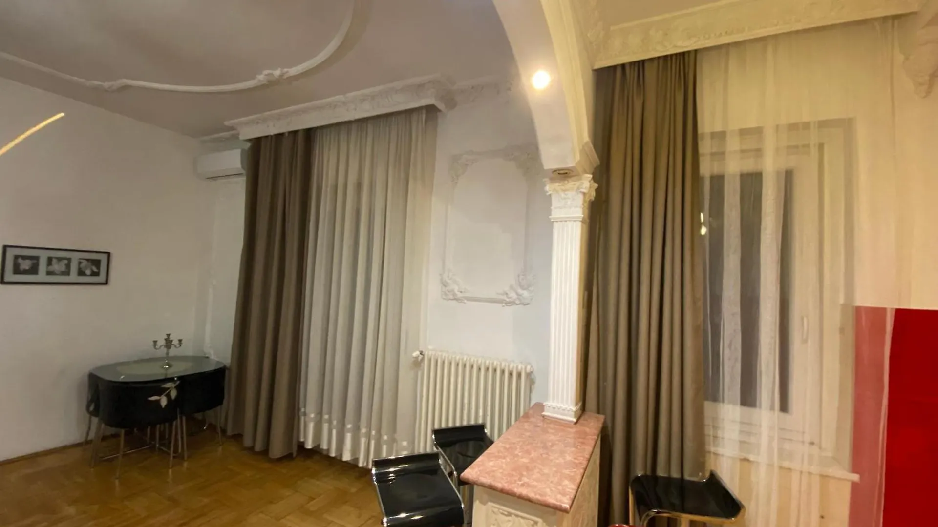 Apartment And Rooms Heart Of The City Boedapest