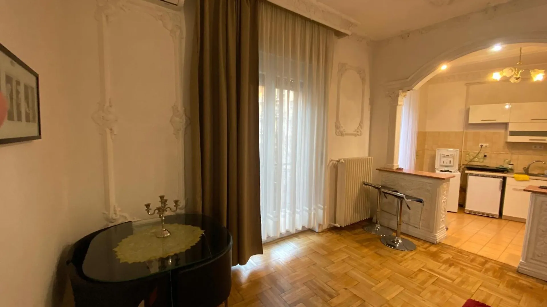 Apartment And Rooms Heart Of The City Boedapest